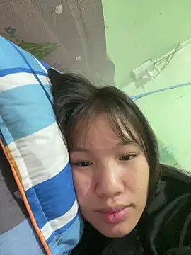 Snapshot of QueenLink chatting on 5, 11, 2025 QueenLink online show from 5, 11, 2025