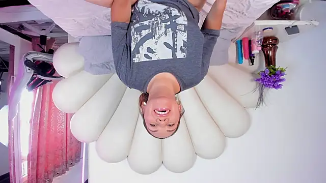 MiaCastillo online show from 26, 9, 2025