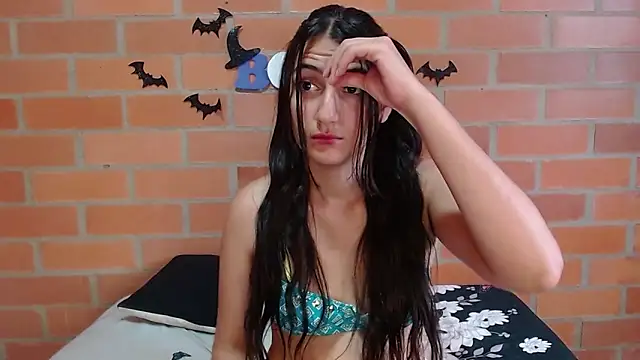 Montserrat Jay online show from 25, 10, 2025