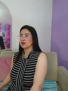 Snapshot of Alana_steel_1 chatting on 15, 11, 2025 Alana steel 1 online show from 15, 11, 2025