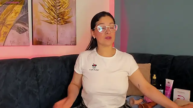 Snapshot of Alana_steel_1 chatting on 30, 11, 2025 Alana steel 1 online show from 30, 11, 2025