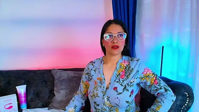 Snapshot of Alana_steel_1 chatting on 17, 12, 2025 Alana steel 1 online show from 17, 12, 2025