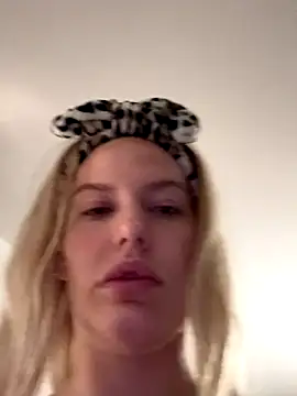 Chloemillerrxx online show from 16, 9, 2025