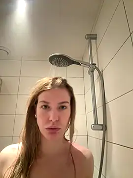 Chloemillerrxx online show from 22, 12, 2025