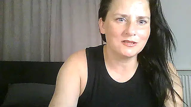 Snapshot of RachVanXX chatting on 10, 7, 2026 RachVanXX online show from 10, 7, 2026