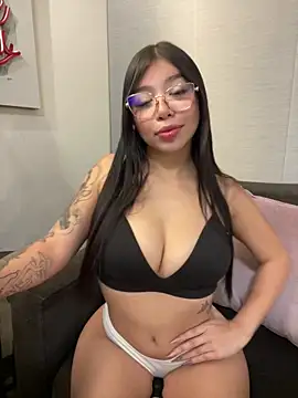 Maddy Piink online show from 20, 11, 2025