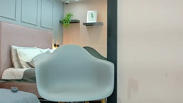 Camila Hill  online show from 24, 2, 2026