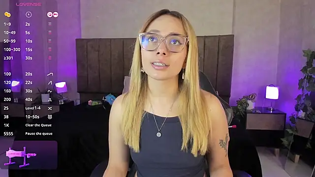 LanaMills  online show from 4, 11, 2025