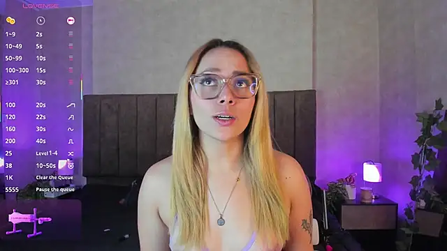 LanaMills  online show from 2, 12, 2025