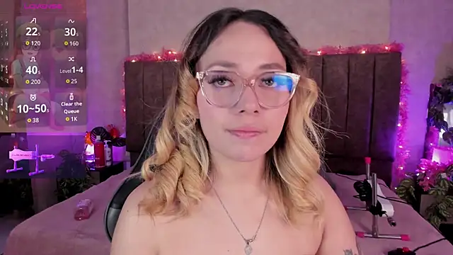 Snapshot of LanaMills_ chatting on 23, 7, 2026 LanaMills online show from 23, 7, 2026
