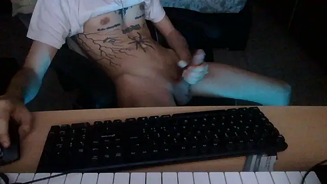 Snapshot of Kryk97 chatting on 7, 6, 2026 Kryk97 online show from 7, 6, 2026