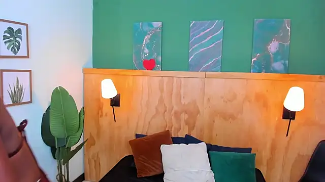 halleylorens online show from 11, 10, 2025