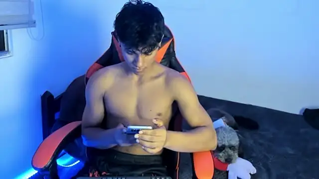 Snapshot of ZYZZ1312 chatting on 8, 6, 2026 ZYZZ1312 online show from 8, 6, 2026