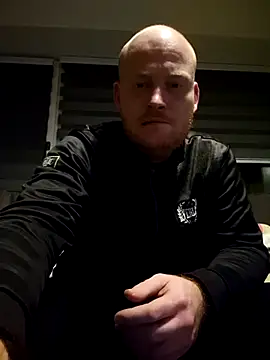 svenni2525 online show from 28, 10, 2025