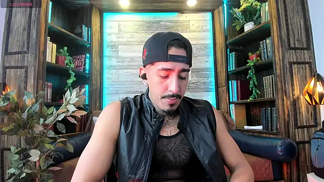 Snapshot of Donovan_Desmond chatting on 3, 6, 2026 Donovan Desmond online show from 3, 6, 2026