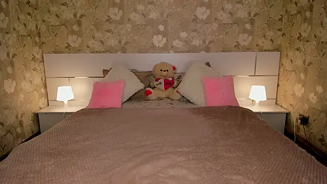 mishapallmer online show from 9, 4, 2026