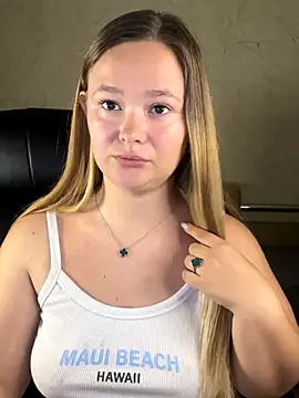 Snapshot of CaramelleSugar_ chatting on 27, 9, 2025 CaramelleSugar  online show from 27, 9, 2025