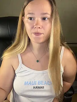 Snapshot of CaramelleSugar_ chatting on 28, 9, 2025 CaramelleSugar  online show from 28, 9, 2025