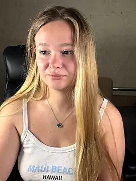 Snapshot of CaramelleSugar_ chatting on 29, 9, 2025 CaramelleSugar  online show from 29, 9, 2025