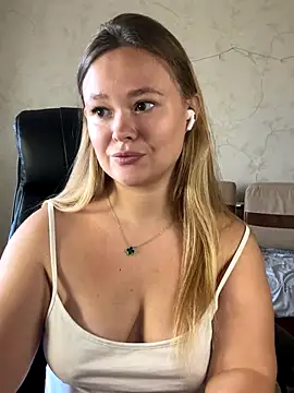 Snapshot of CaramelleSugar_ chatting on 11, 10, 2025 CaramelleSugar  online show from 11, 10, 2025