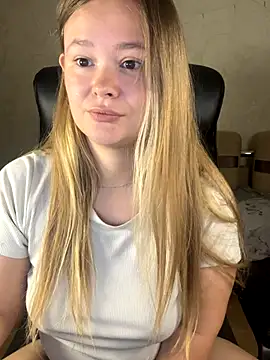 Snapshot of CaramelleSugar_ chatting on 17, 10, 2025 CaramelleSugar  online show from 17, 10, 2025
