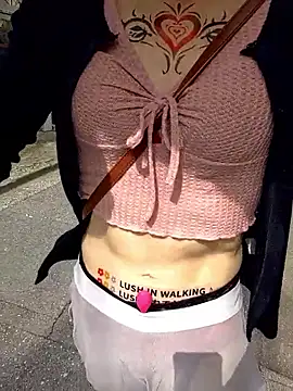 Snapshot of pink-mai chatting on 16, 9, 2025 pink-mai online show from 16, 9, 2025