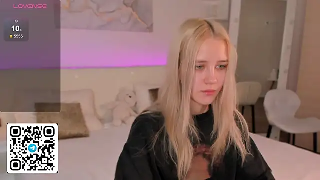 Anellyball online show from 12, 4, 2026