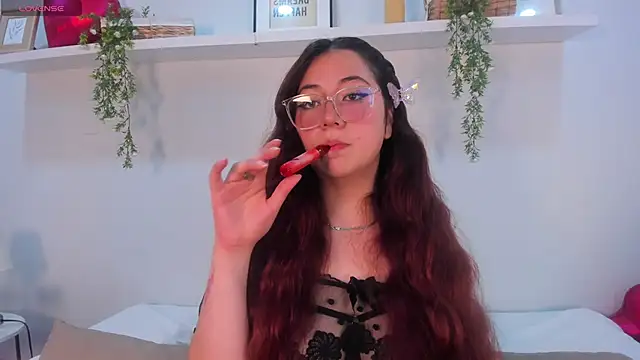 Nicolle Evanss  online show from 22, 4, 2026