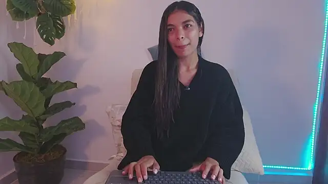 Nicolle swt online show from 6, 1, 2026