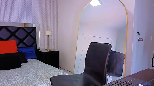 mysterius boy online show from 19, 10, 2025