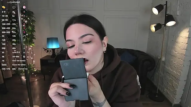 Dark Moni online show from 11, 3, 2026