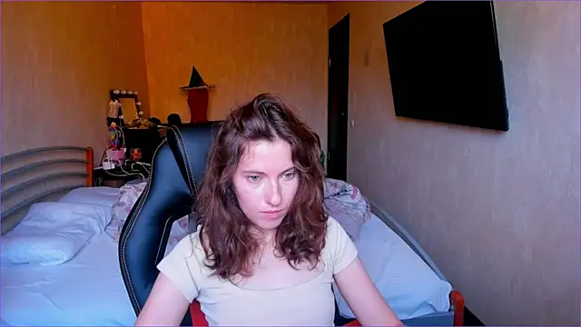 Snapshot of Agata_in_Wonderland chatting on 9, 10, 2025 Agata in Wonderland online show from 9, 10, 2025