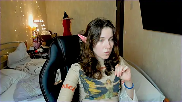 Snapshot of Agata_in_Wonderland chatting on 12, 10, 2025 Agata in Wonderland online show from 12, 10, 2025