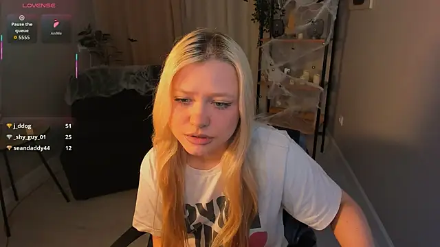 Millie Vanillies online show from 22, 10, 2025