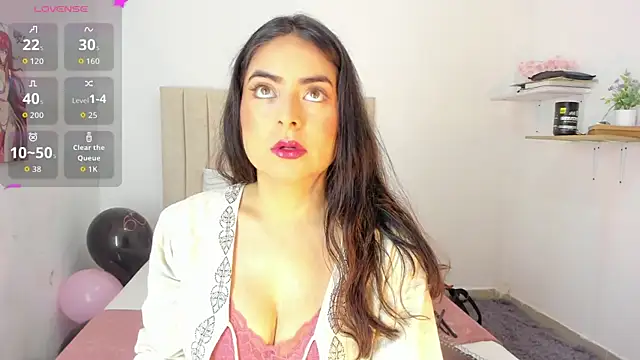 sashaa petit online show from 10, 9, 2025