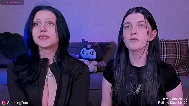 Snapshot of Threesomebabes chatting on 11, 6, 2026 Threesomebabes online show from 11, 6, 2026
