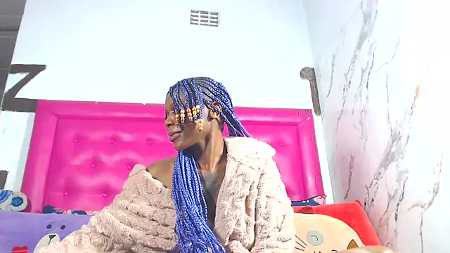 Snapshot of LoloQueen5 chatting on 18, 7, 2026 LoloQueen5 online show from 18, 7, 2026