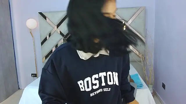 Milaa Star  online show from 18, 12, 2025