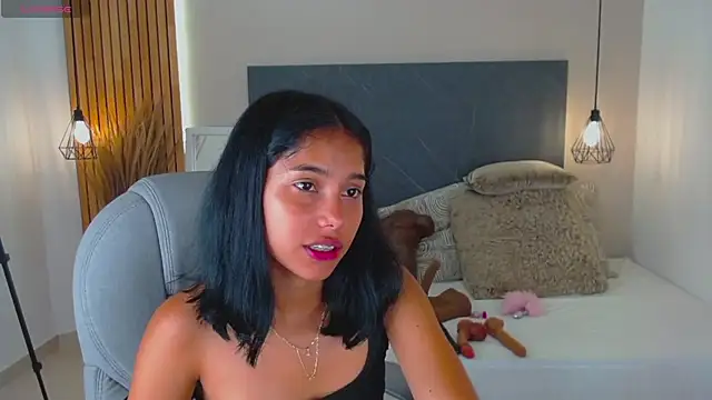 Snapshot of Milaa_Star_ chatting on 27, 5, 2026 Milaa Star online show from 27, 5, 2026