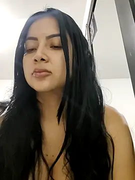 Snapshot of MayteCullen chatting on 25, 10, 2025 MayteCullen online show from 25, 10, 2025