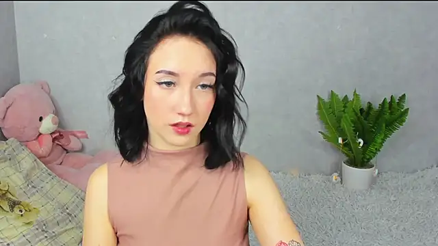 EileenMoores online show from 4, 12, 2025