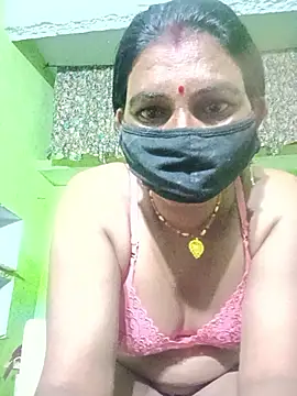 Snapshot of ZIVAA chatting on 8, 4, 2026 ZIVAA online show from 8, 4, 2026