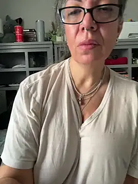 dieseldame1313 online show from 6, 2, 2026