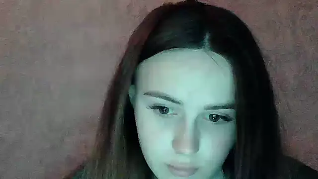 SweetLoraa online show from 10, 4, 2026