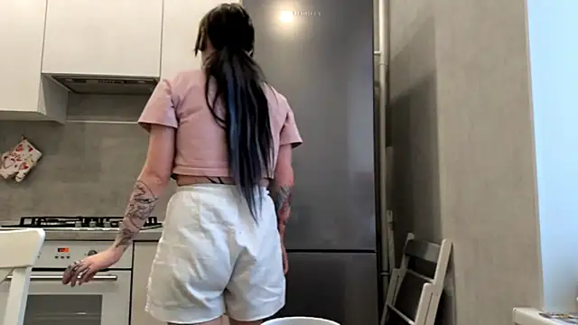 HighelikeGirl online show from 2, 3, 2026