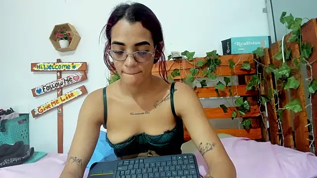 Snapshot of cris_dulce chatting on 31, 3, 2026 cris dulce online show from 31, 3, 2026