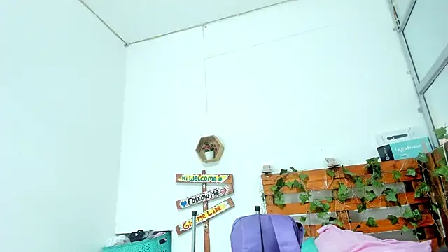 Snapshot of cris_dulce chatting on 8, 4, 2026 cris dulce online show from 8, 4, 2026