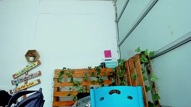 Snapshot of cris_dulce chatting on 15, 4, 2026 cris dulce online show from 15, 4, 2026