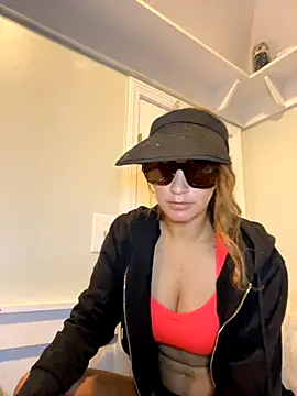 Snapshot of Lilamelon chatting on 29, 9, 2025 Lilamelon online show from 29, 9, 2025