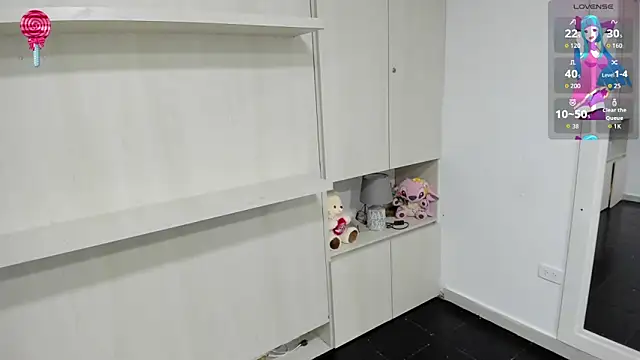 LilyWhitney online show from 22, 5, 2026